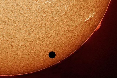 Следующее прохождение Венеры по диску Солнца произойдет в 2117 году